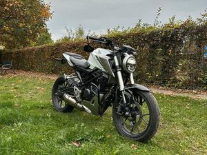HONDA CB125R 2018