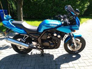 YAMAHA FZR 600