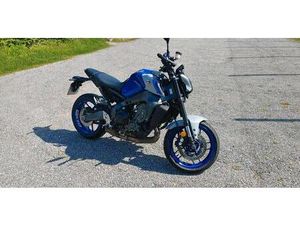 YAMAHA MT-09