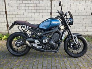 YAMAHA XSR900
