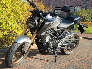 HONDA CB 125 R NEO SPORTS CAFÉ ☆WENIG KM!!!