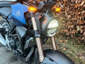 HONDA CB300R UNFALLFREI UND SCHECKHEFTGEPFLEGT