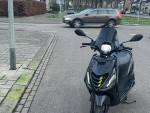 PIAGGIO ZIP 2017 4T 2V — SCOOTERS | PIAGGIO — MARKTPLAATS