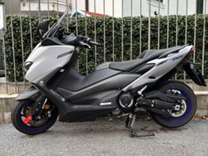 YAMAHA TMAX 560