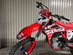 450F