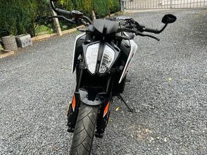 KTM DUKE 790