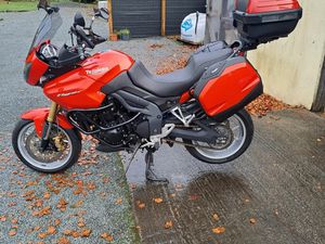 TRIUMPH TIGER 1050 SE ABS