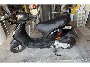 SCOOTER PIAGGIO ZIP – TRÈS BON ÉTAT
