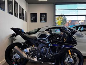 YAMAHA R1M NEUVE 2025