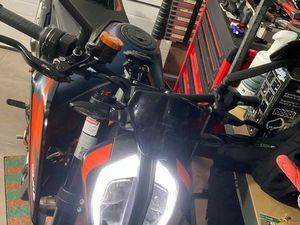 KTM 890 DUKE R