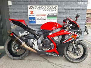 SUZUKI GSX-R 600 AKRAPOVIC + ACCESSOIRES