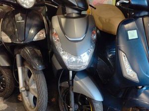 SCOOTER 50 CC PEUGEOT KISBEE COMME NEUF