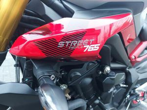 TRIUMPH STREET TRIPLE 765 RX