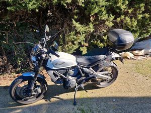 ÉCHANGE SCRAMBLER DUCATI 800