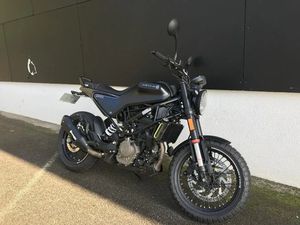 HUSQVARNA SVARTPILEN 125 ABS 2024
