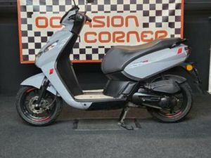 PEUGEOT KISBEE • SNORSCOOTER 2021 • 28345 KM • GEREVISEERD — SCOOTERS | PEUGEOT — MARKTPLAATS