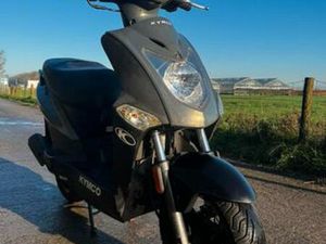 KYMCO AGILITY FR50 BROMSCOOTER 2017 VAN 1E EIGENAAR — SCOOTERS | KYMCO — MARKTPLAATS