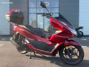 HONDA PCX 125 - SCOOTER - ROUGE