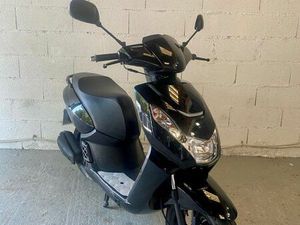 SCOOTER PEUGEOT KISBEE 50 CC 4 TEMPS INJECTION / PETIT KILOMÉTRAGE / PAIEMENT EN PLUSIEURS FOIS