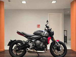 ② TRIUMPH TRIDENT 660**2021**12.065KM**GARANTIE