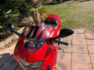 VEND MOTO HONDA 1000 VTR