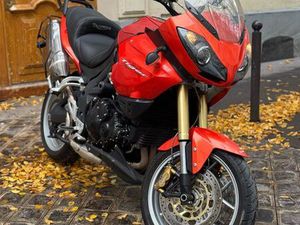 TRIUMPH TIGER 1050