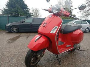 ② VESPA GTS SUPER 300 SPORT