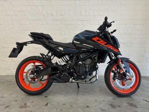 ② KTM 125 DUKE