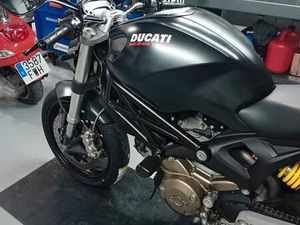 DUCATI - MONSTER 696