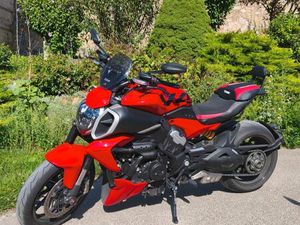 DUCATI DIAVEL V4