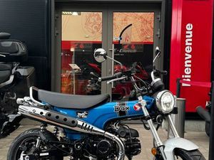 HONDA ST125 DAX BLEU