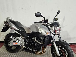 VENDO SUZUKI GSR 600 (2006 - 11) USATA A ROSTA (CODICE 9883154) - MOTO.IT
