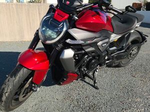 DUCATI X DIAVEL V4 2025 BURNING RED