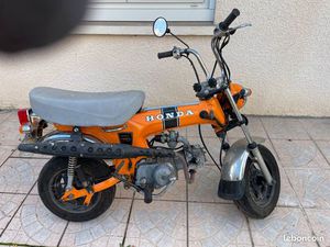 HONDA DAX ST 70 1983 + PIÈCES DAX 1ER MODÈLE