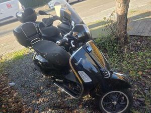 ② VESPA GTS125 PIAGGIO