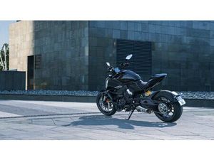 DUCATI DIAVEL V4