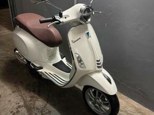 VESPA PRIMAVERA TOPSTAAT GEEL KENTEKEN — SCOOTERS | VESPA — MARKTPLAATS