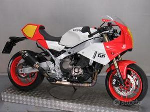 YAMAHA XSR 900 ABS GP AKRAPOVIC