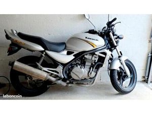 MOTO KAWASAKI 500 CM3