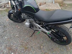 MOTO KAWASAKI ER6N