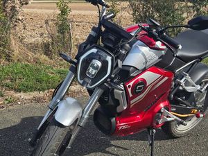 SUPER SOCO TSX ROUGE