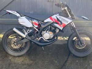 YAMAHA SUPERMOTARD
