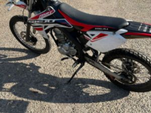MOTO RIEJU MRT 125