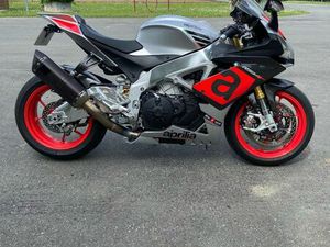 APRILIA RSV4