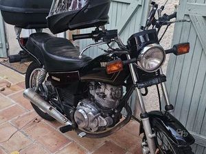 YAMAHA SR125