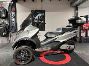 TRÈS BEAU PIAGGIO 400 MP3 HPE 2021 RÉVISÉ 17 530 KM GARANTIE 3 MOIS