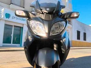 SUZUKI - BURGMAN 650 EXECUTIVE