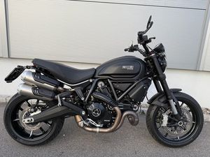 SCRAMBLER 1100 DARK PRO