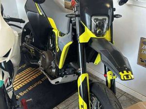 HUSQUARNA 701 SUPERMOTO MIT EXTRAS