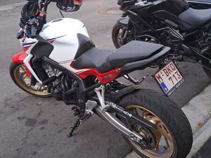 HONDA CB650F ANNÉE 2016 AVEC 21500KM